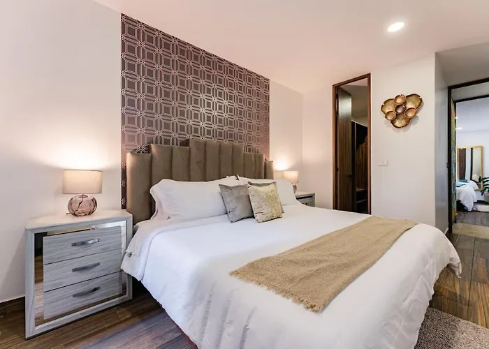 Art Deco Delight With Stunning Views *
