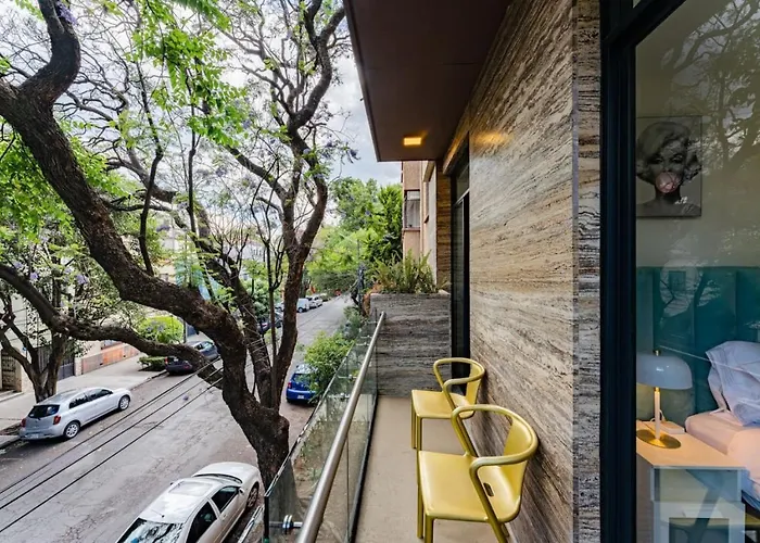 Art Deco Delight With Stunning Views